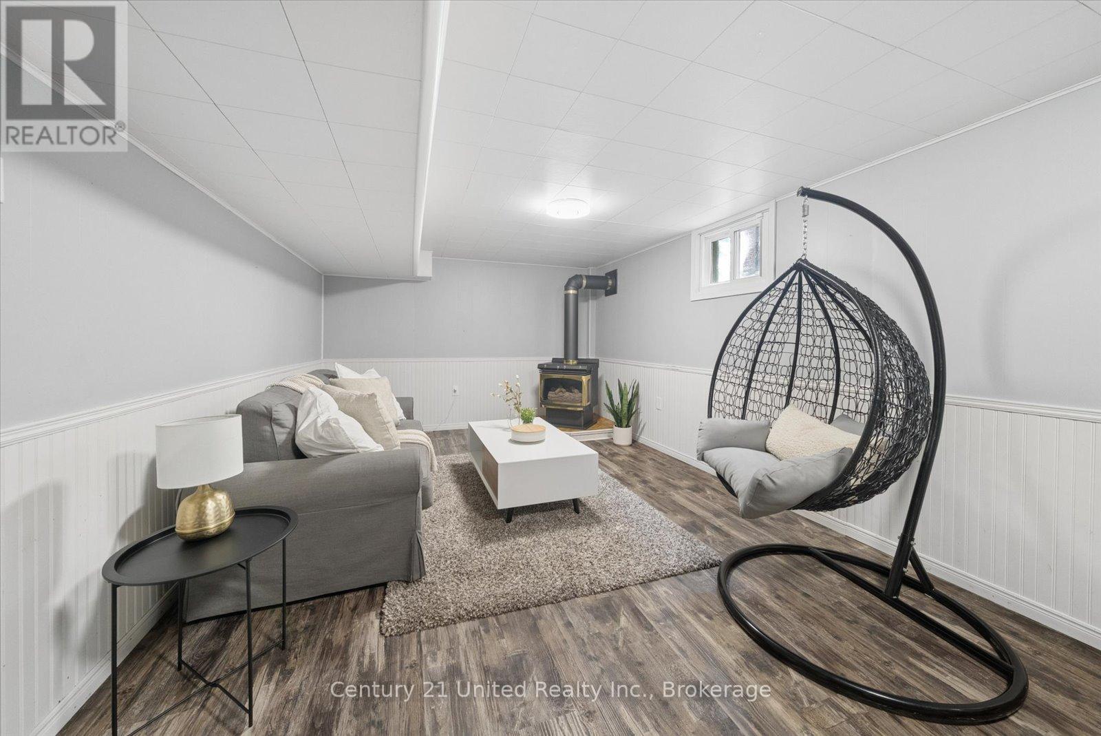 1267 AMUNDSEN AVENUE - 24