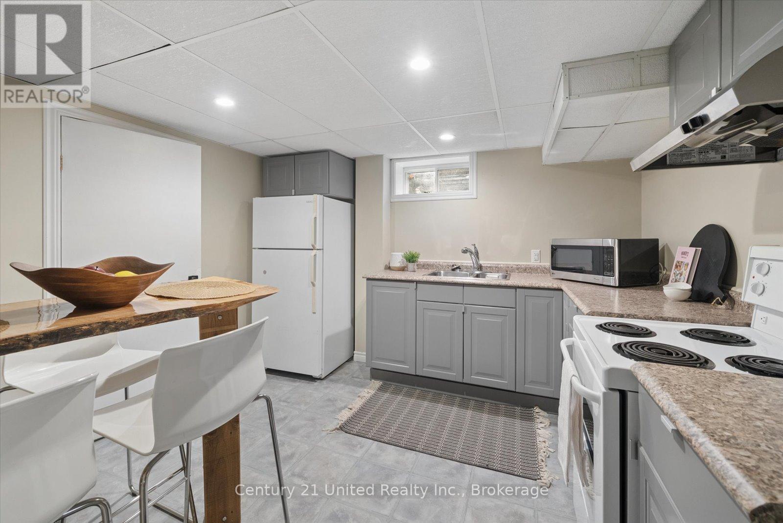 1267 AMUNDSEN AVENUE - 28