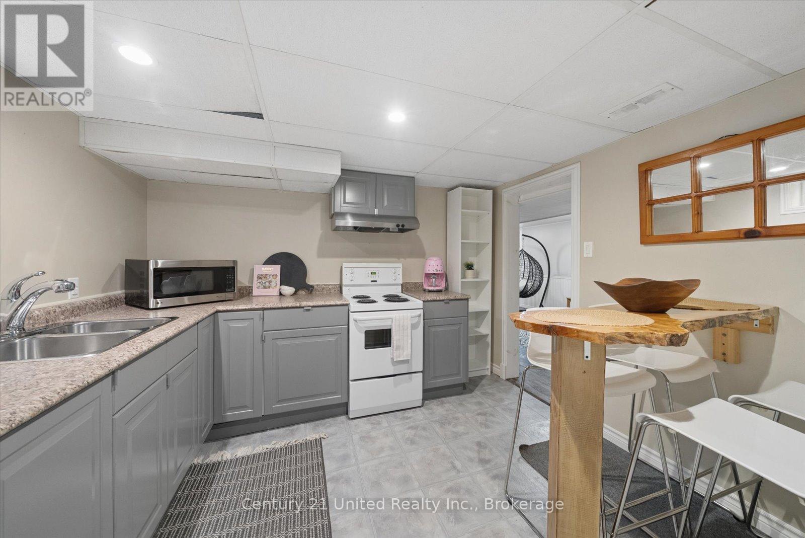 1267 AMUNDSEN AVENUE - 29