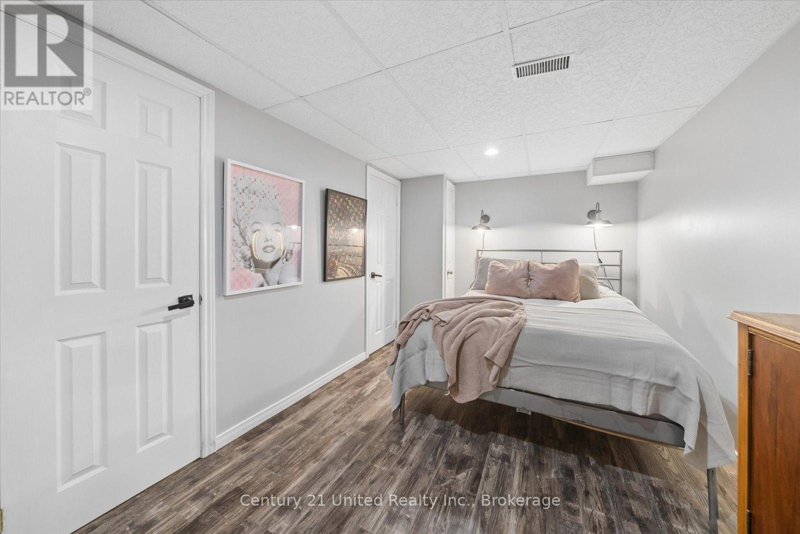 1267 AMUNDSEN AVENUE - 32