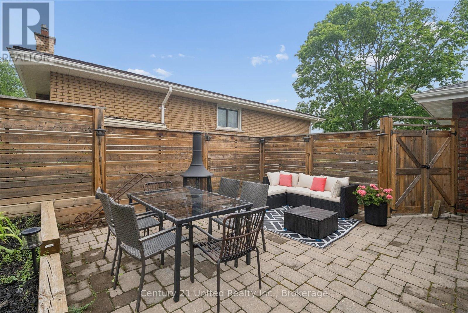 1267 AMUNDSEN AVENUE - 36