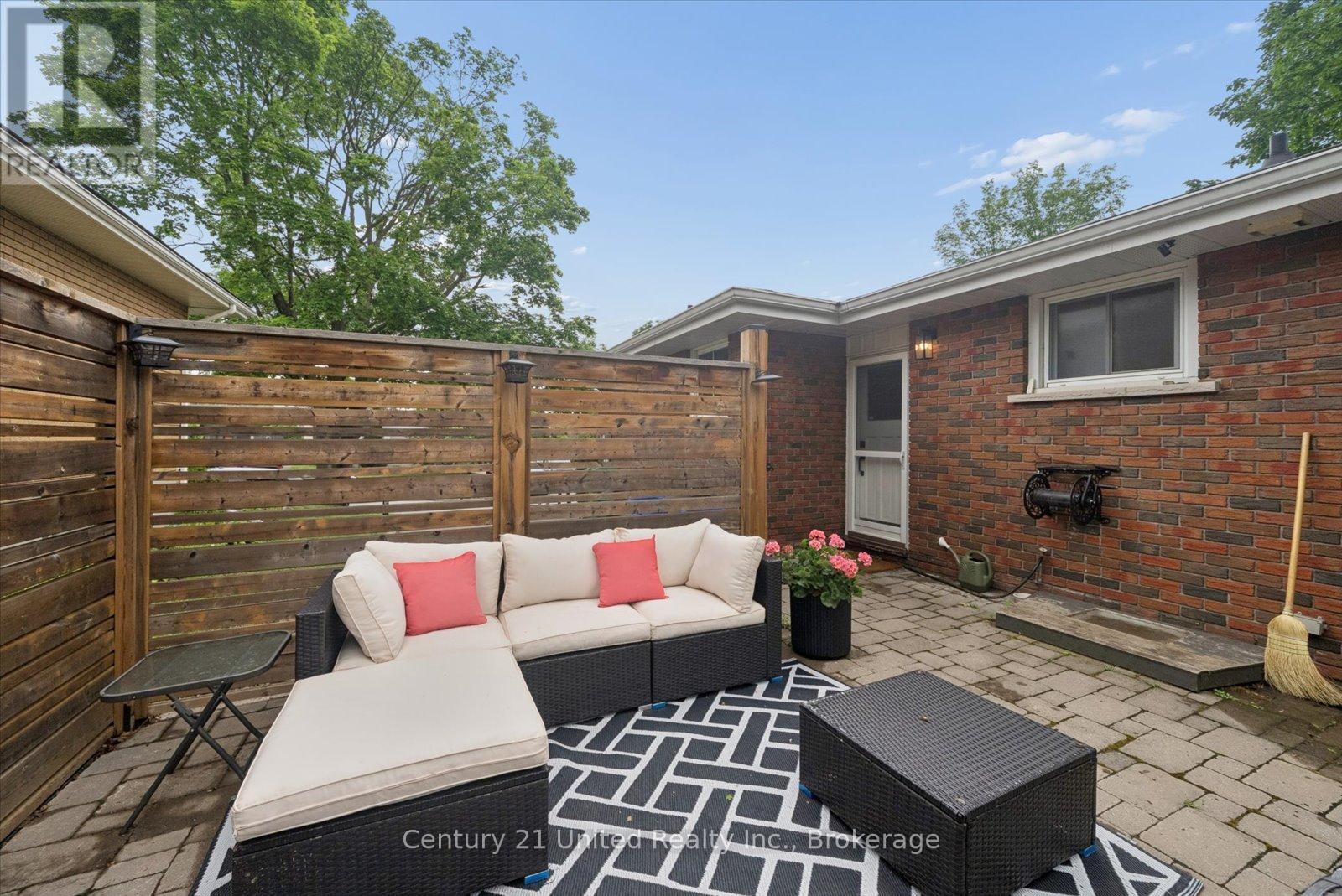1267 AMUNDSEN AVENUE - 37
