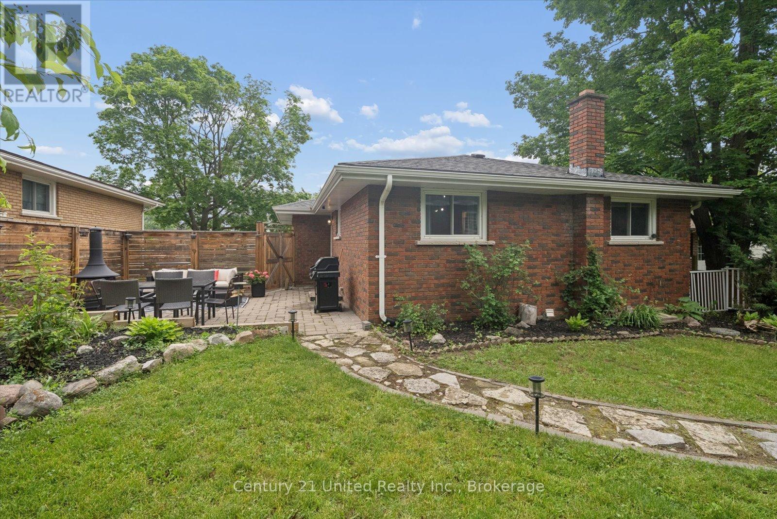 1267 AMUNDSEN AVENUE - 39