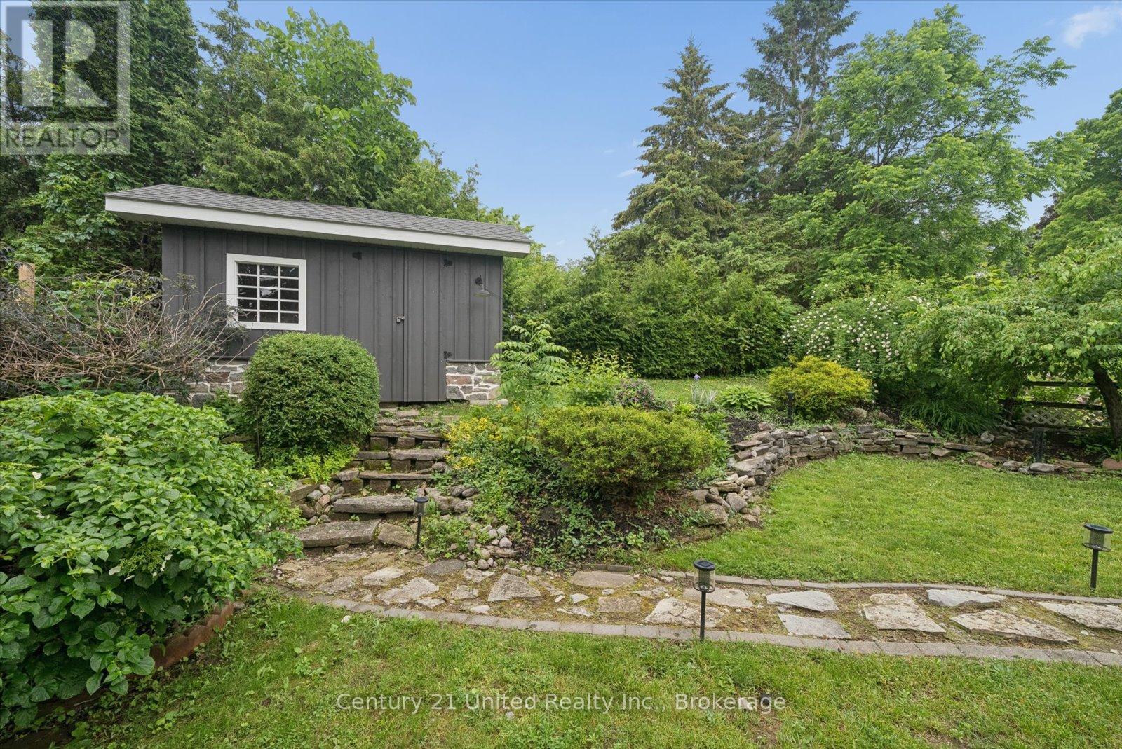 1267 AMUNDSEN AVENUE - 41
