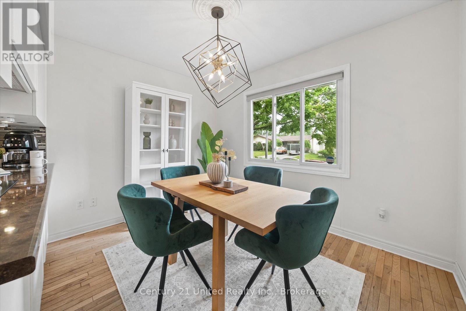 1267 AMUNDSEN AVENUE - 5