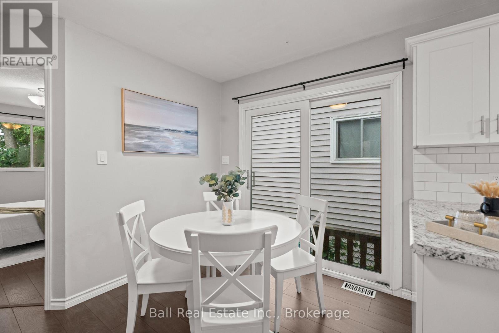 735 MOUNTAIN ASH ROAD - Image 12