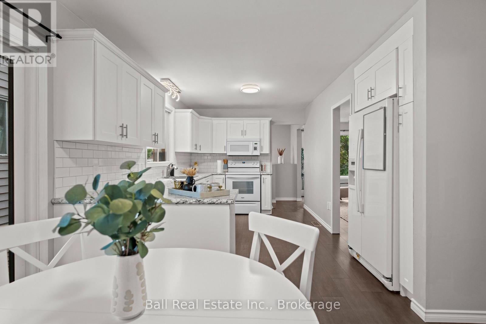 735 MOUNTAIN ASH ROAD - Image 14