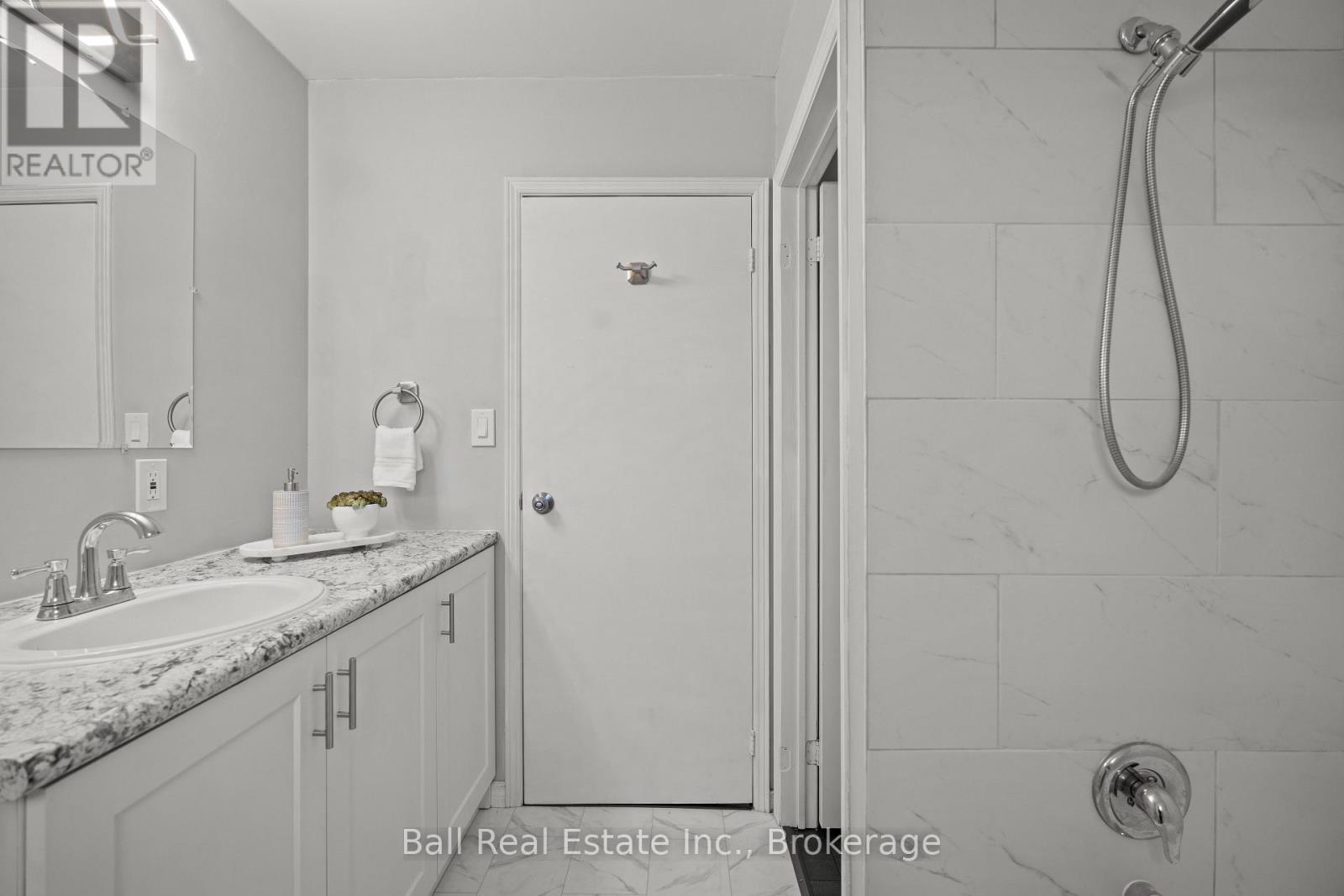735 MOUNTAIN ASH ROAD - Image 20