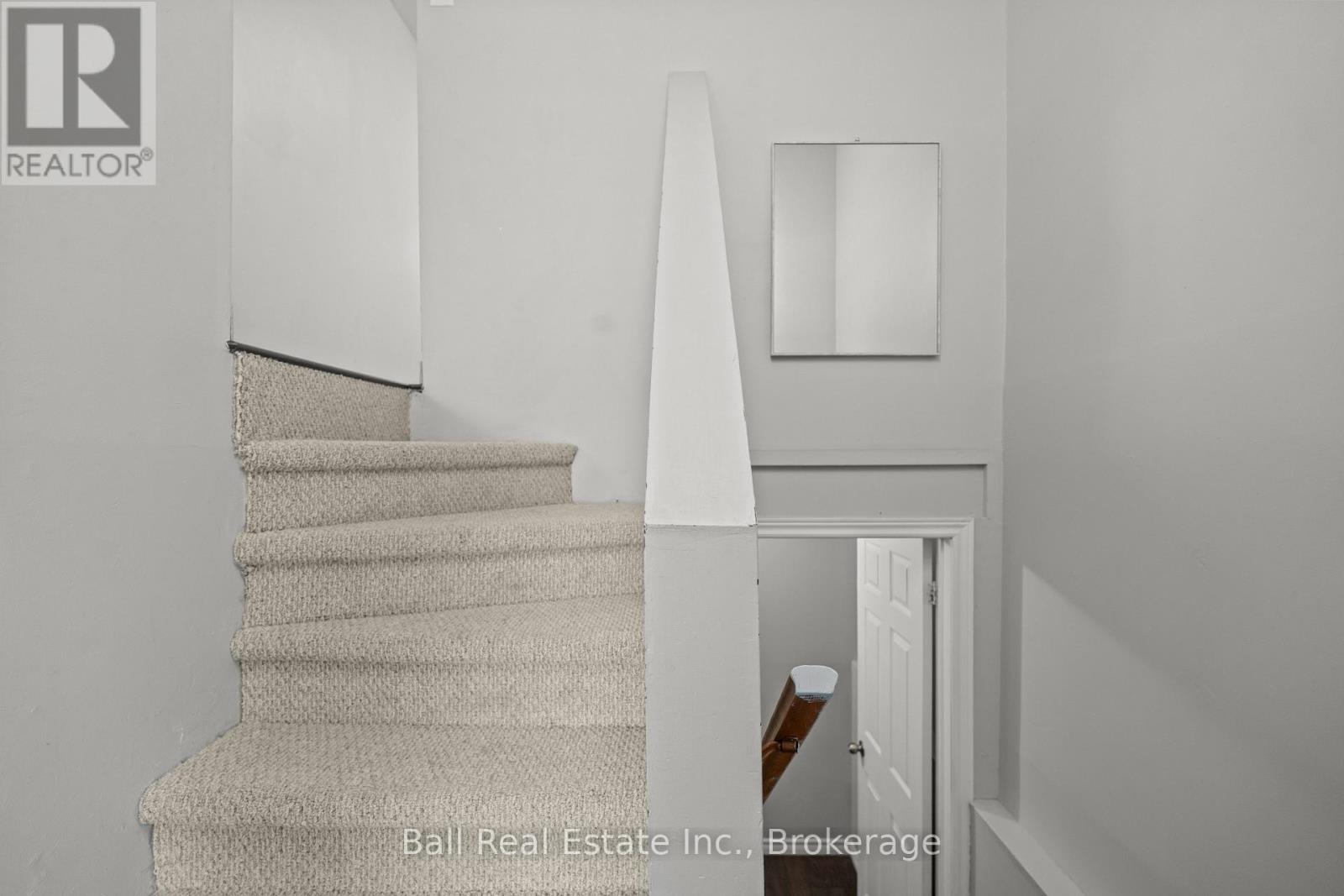 735 MOUNTAIN ASH ROAD - Image 23