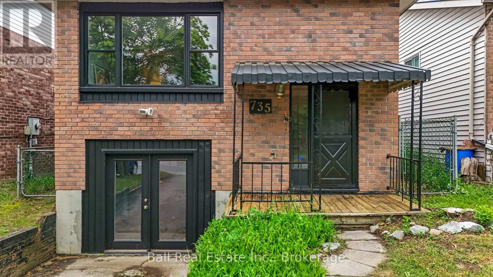 735 MOUNTAIN ASH ROAD - Image 3