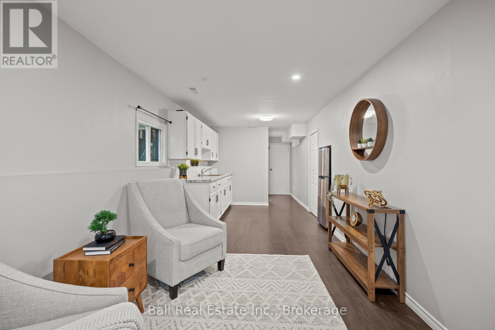 735 MOUNTAIN ASH ROAD - Image 31