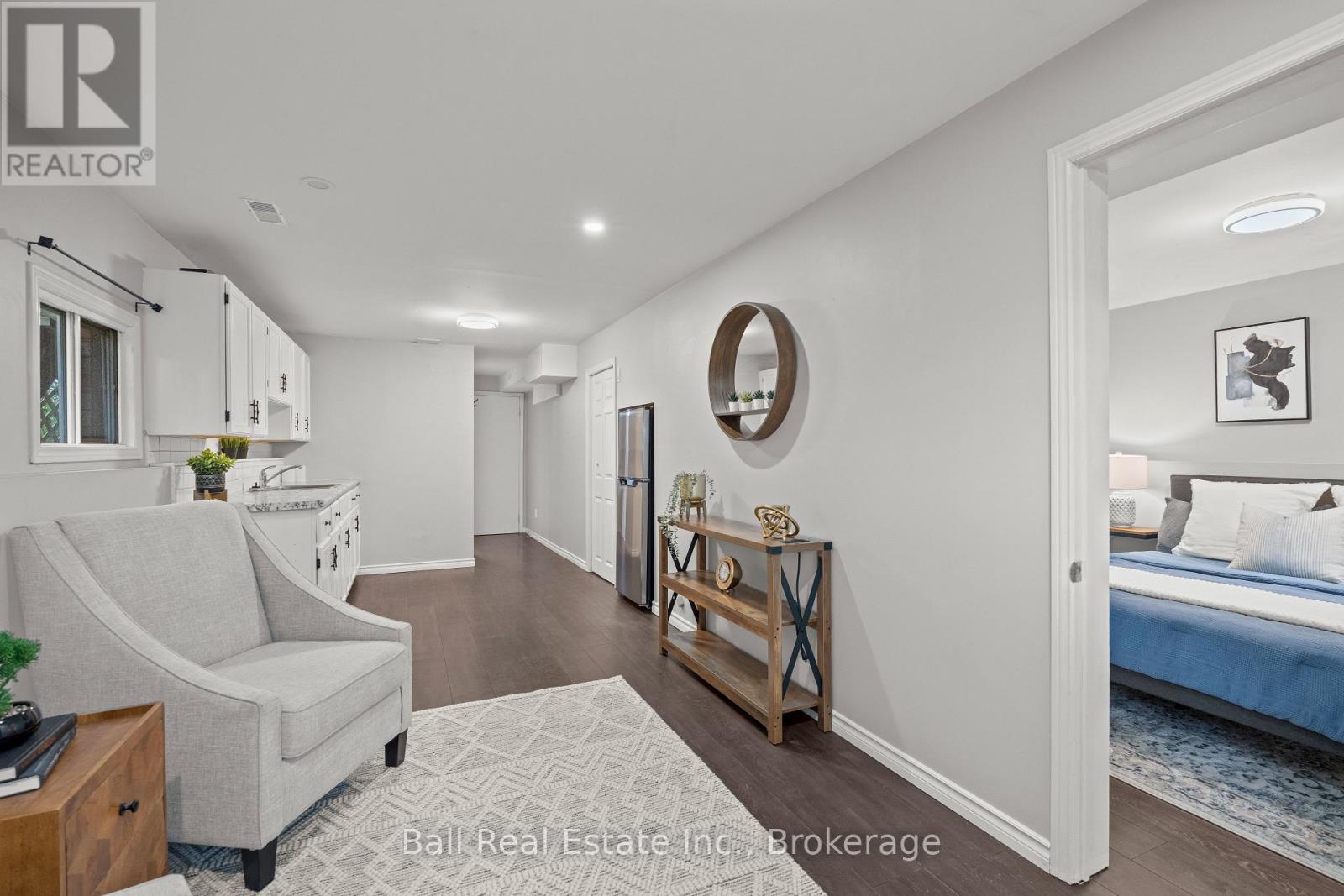 735 MOUNTAIN ASH ROAD - Image 33
