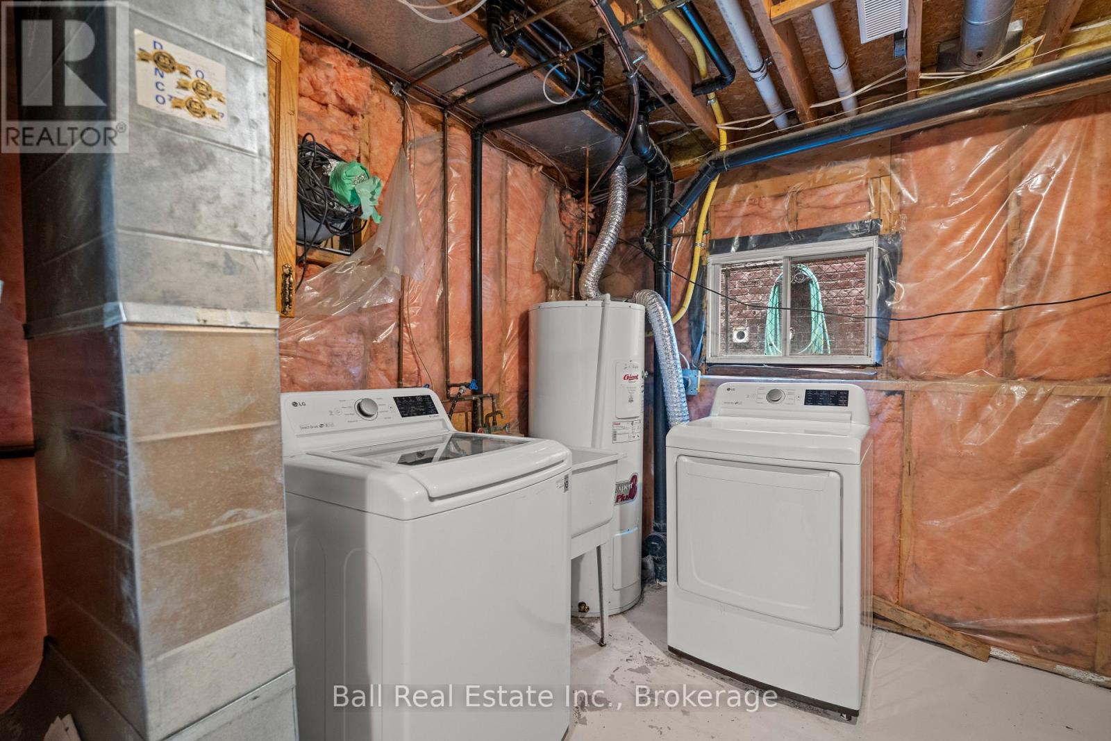 735 MOUNTAIN ASH ROAD - Image 36
