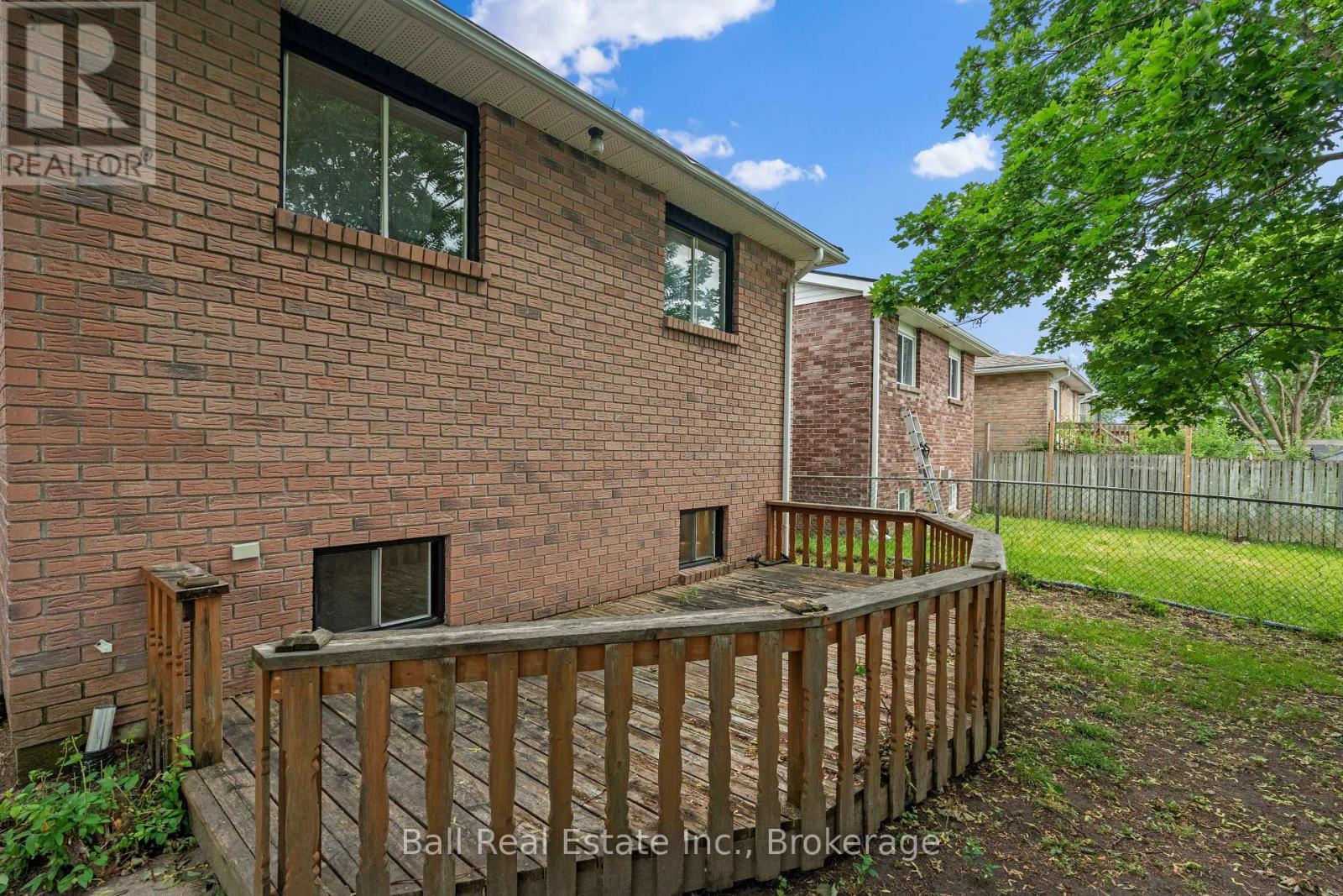 735 MOUNTAIN ASH ROAD - Image 40
