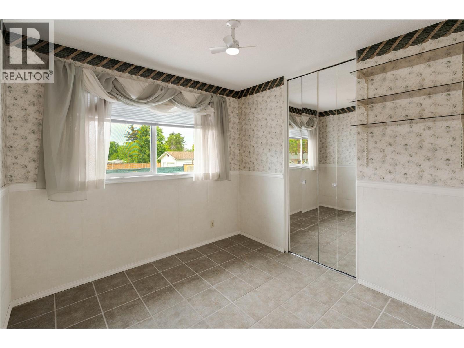 702 Hollydell Road - 10