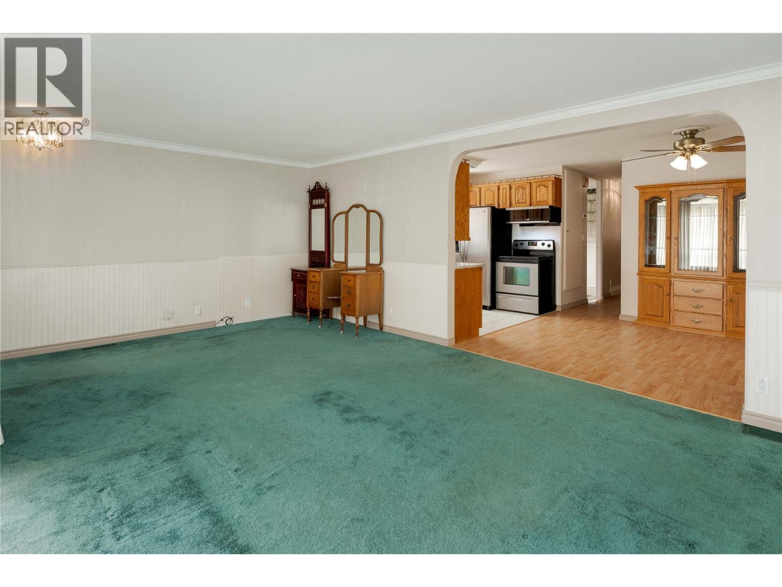 702 Hollydell Road - 8