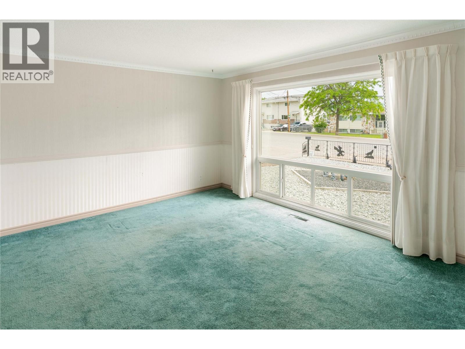 702 Hollydell Road - 9