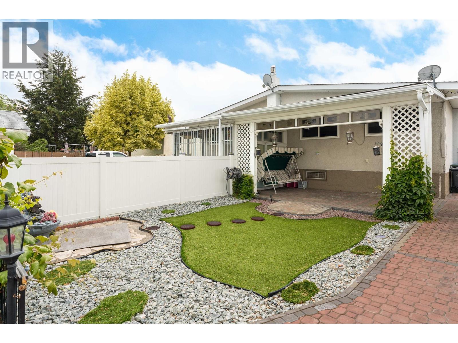 702 Hollydell Road - 25