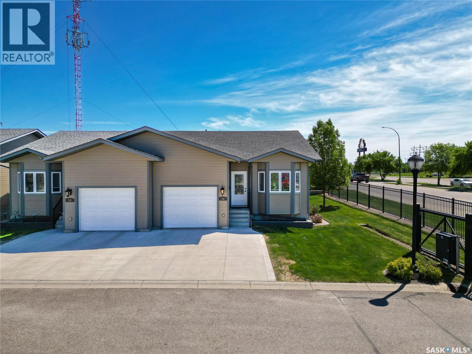#20 550 Southwood DRIVE - 1