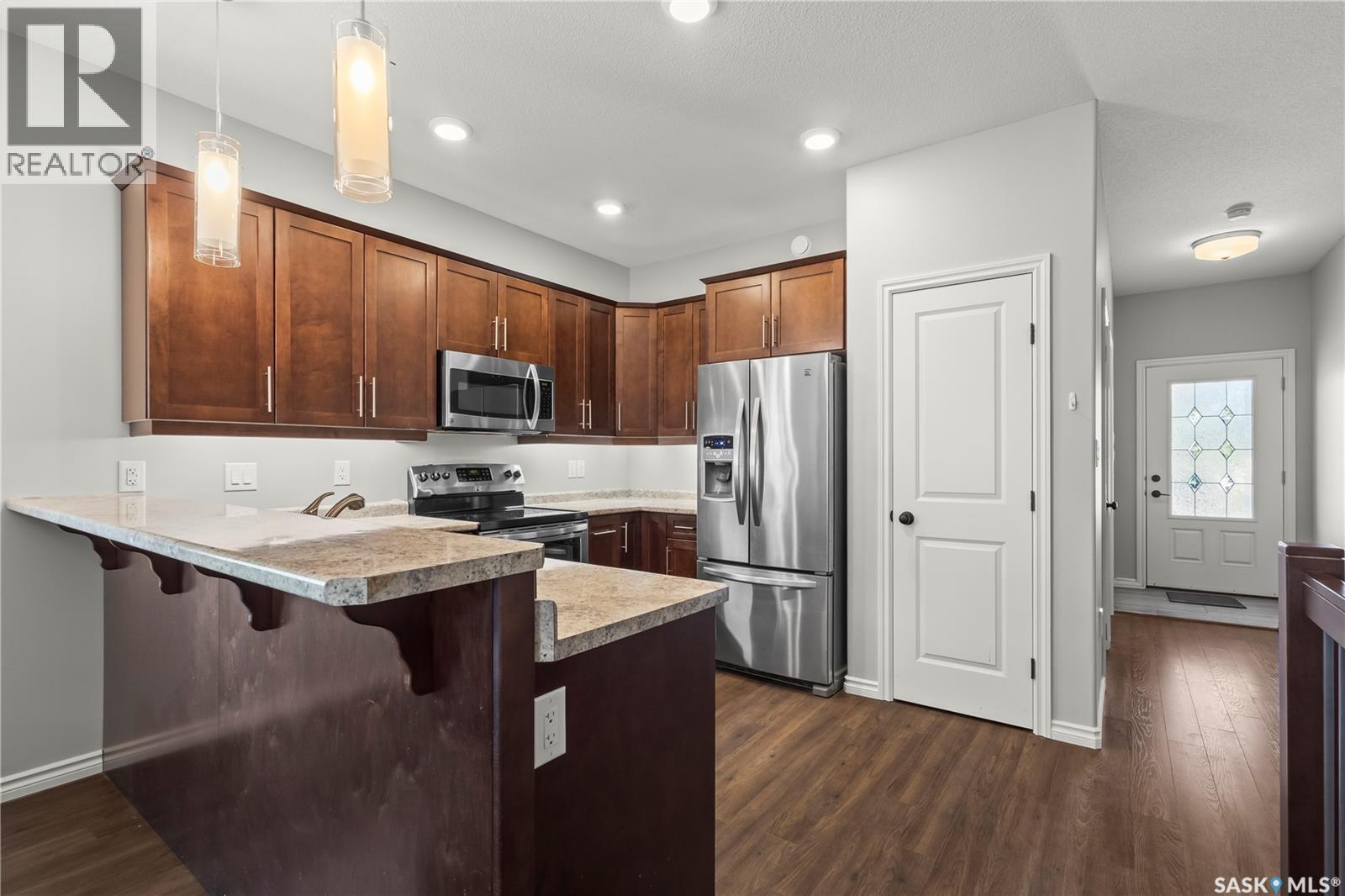 #20 550 Southwood DRIVE - 10