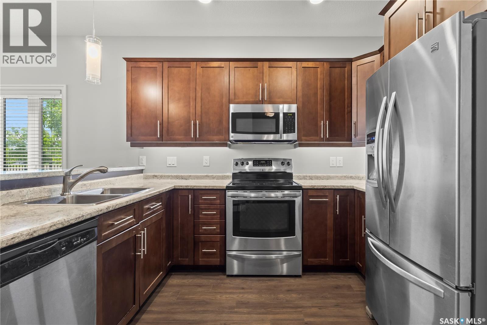 #20 550 Southwood DRIVE - 11
