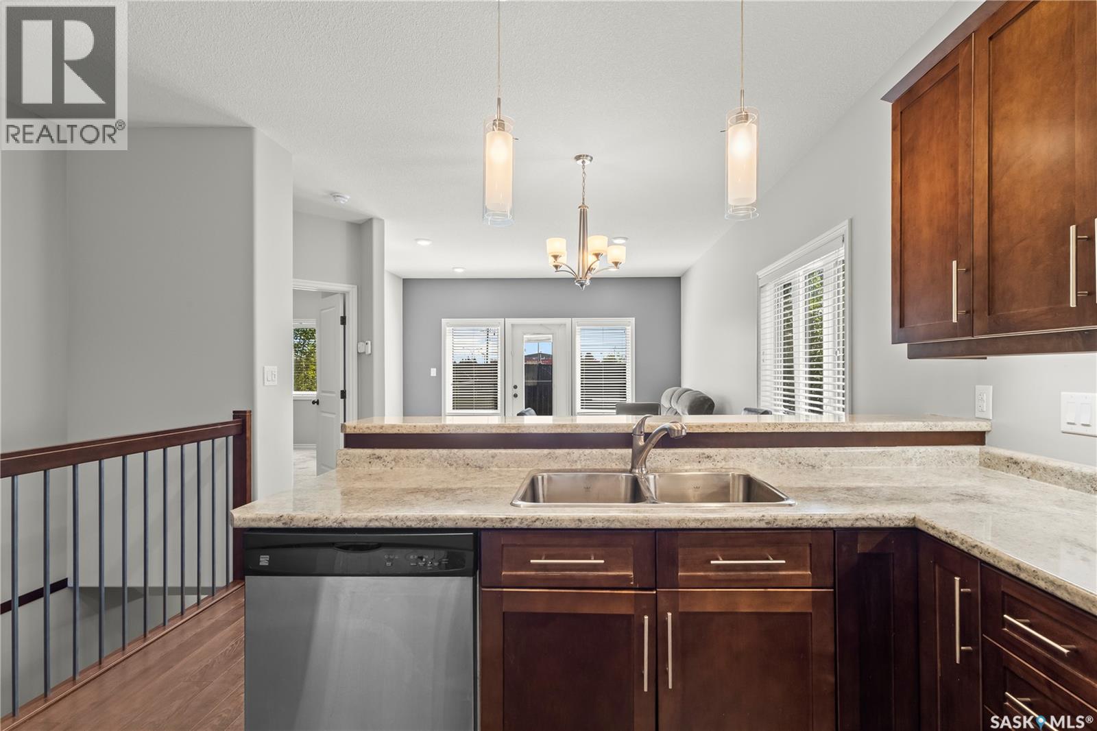 #20 550 Southwood DRIVE - 12