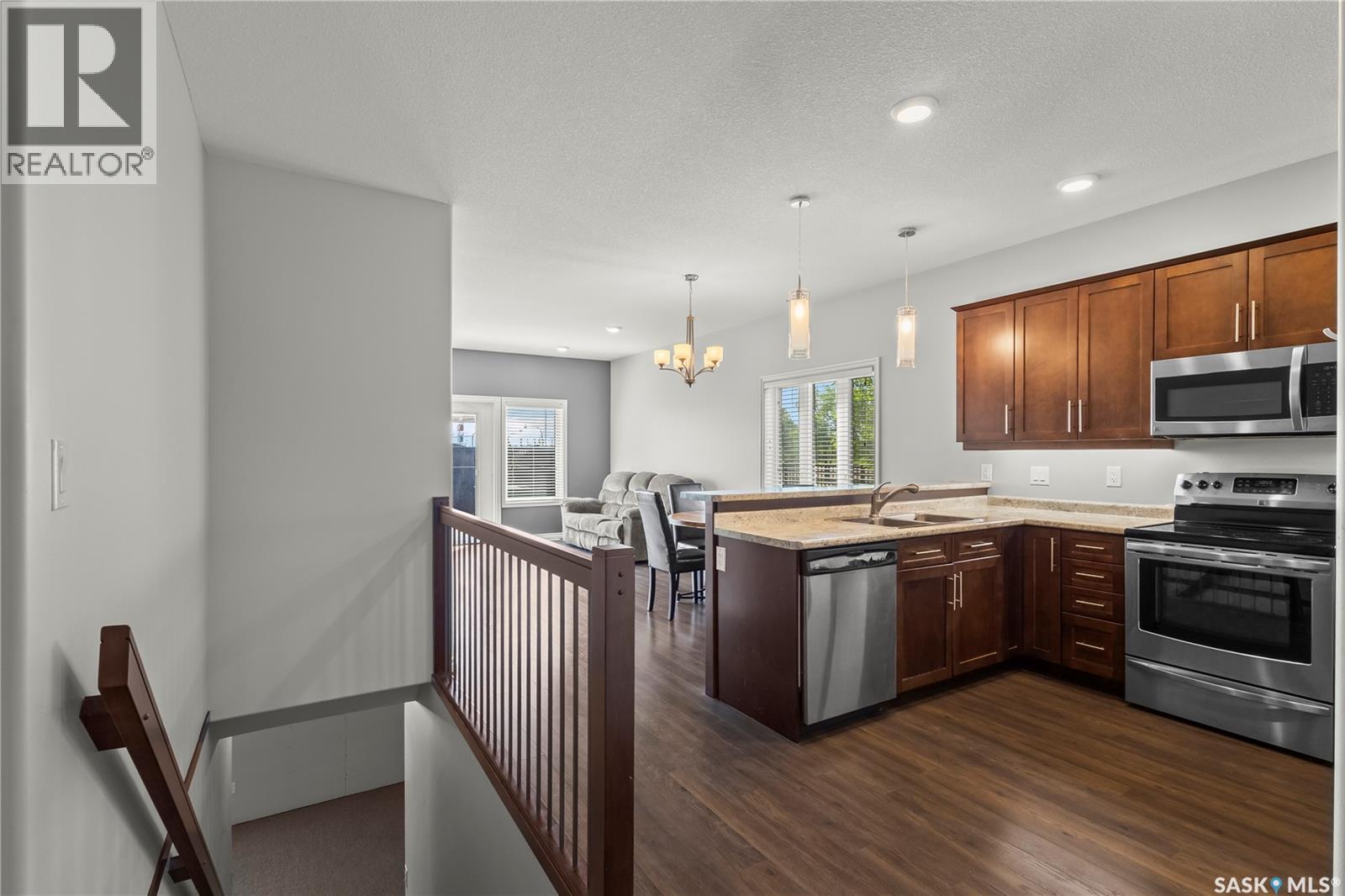 #20 550 Southwood DRIVE - 13