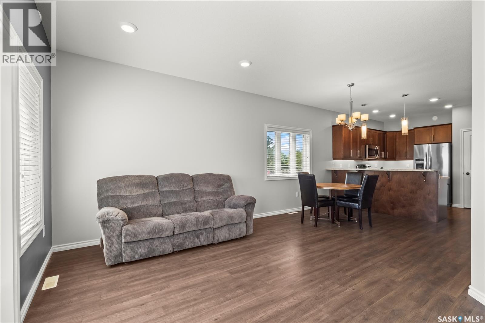 #20 550 Southwood DRIVE - 15