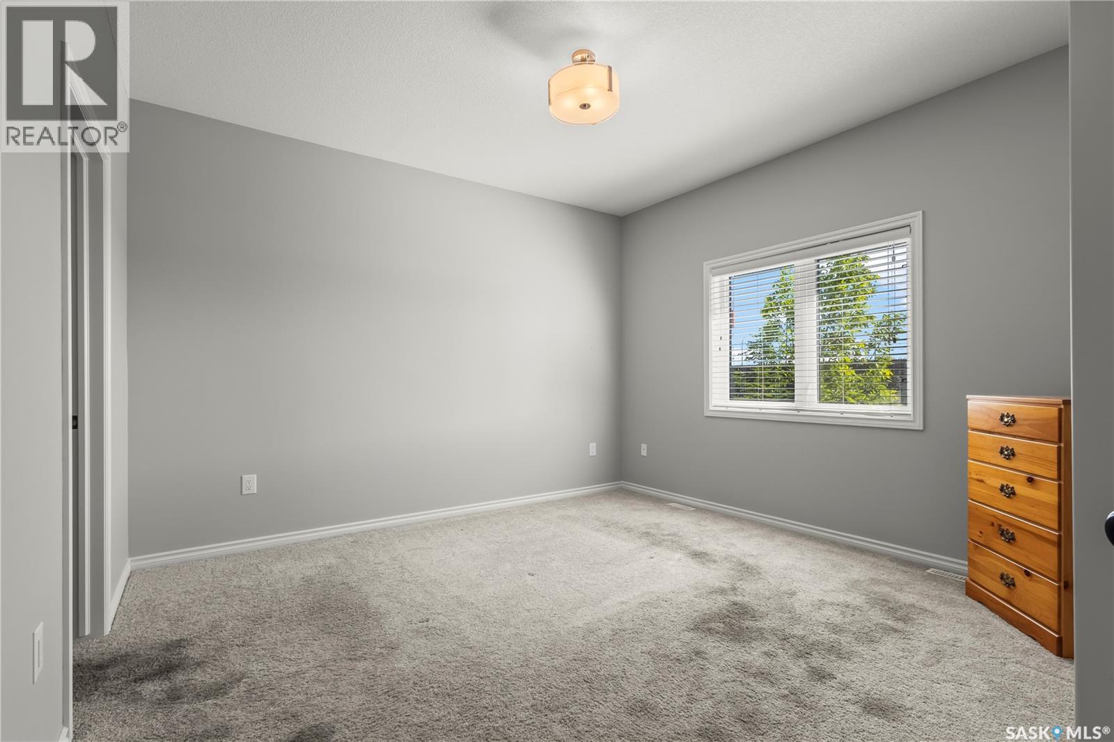 #20 550 Southwood DRIVE - 16