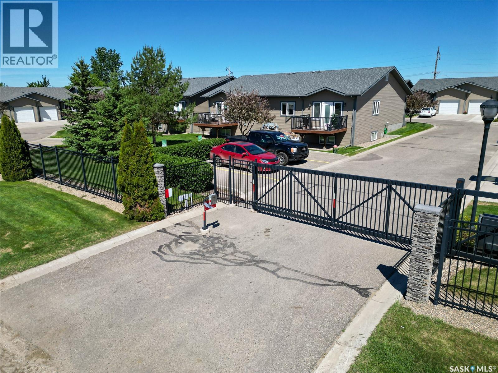 #20 550 Southwood DRIVE - 2