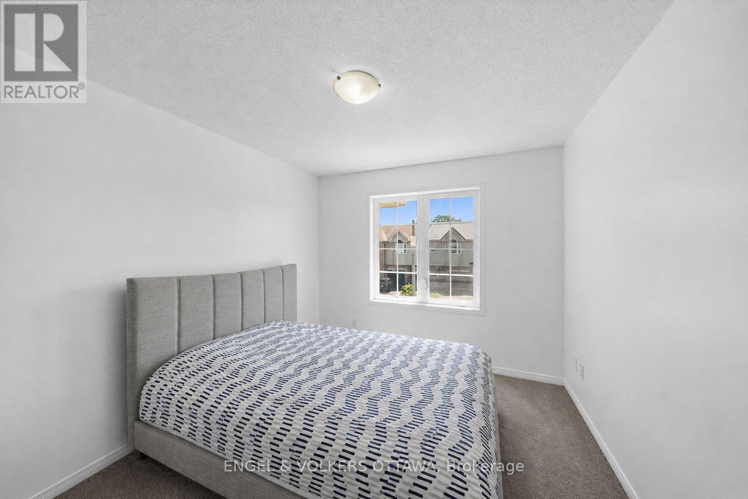 212 MACOUN CIRCLE — photo 17 of 25