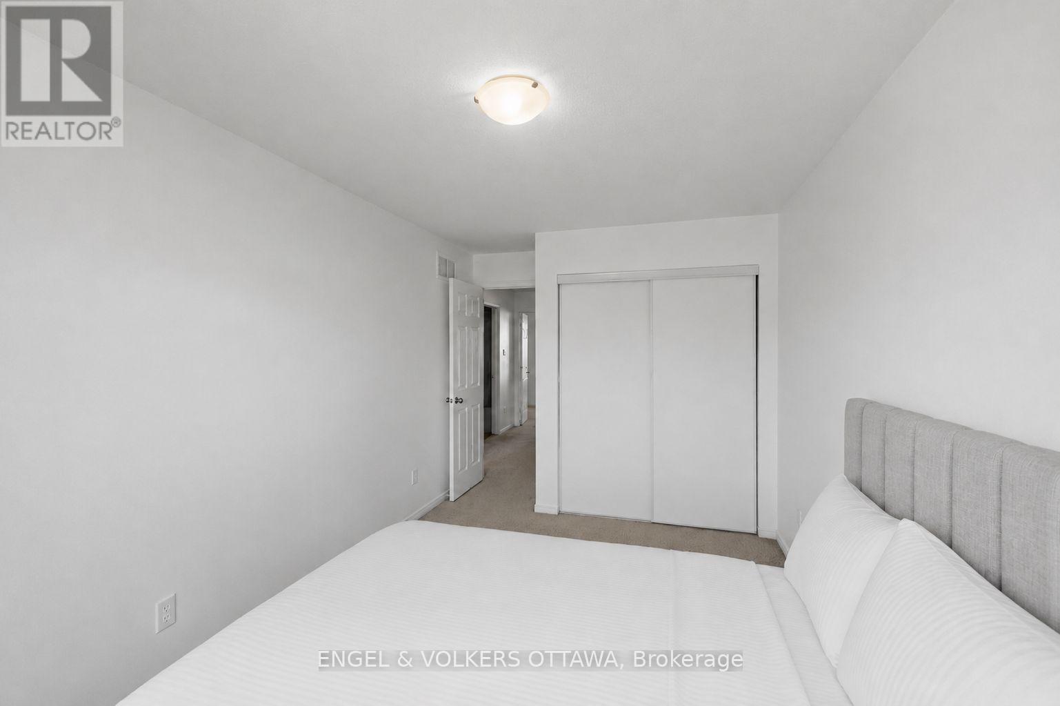 212 MACOUN CIRCLE — photo 20 of 25