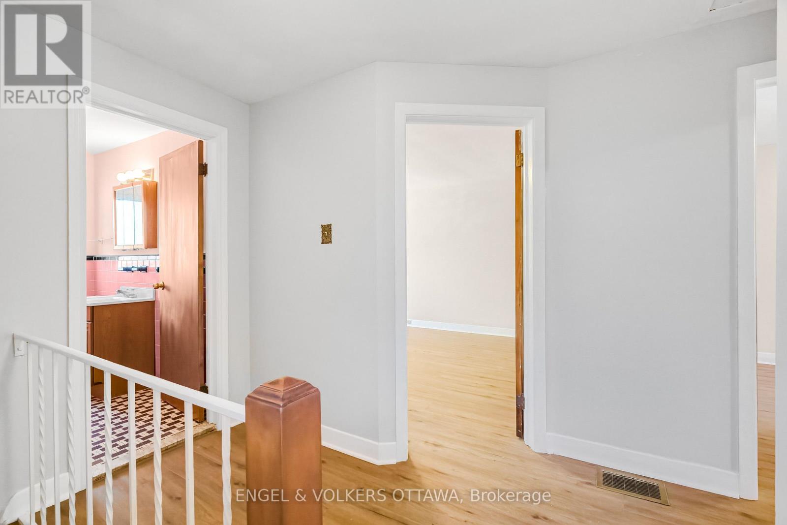 3 Bed, 2 Bath House for Rent in Ottawa – 1402 KILBORN AVENUE, Ottawa – MLS# X13437940 - Image 16