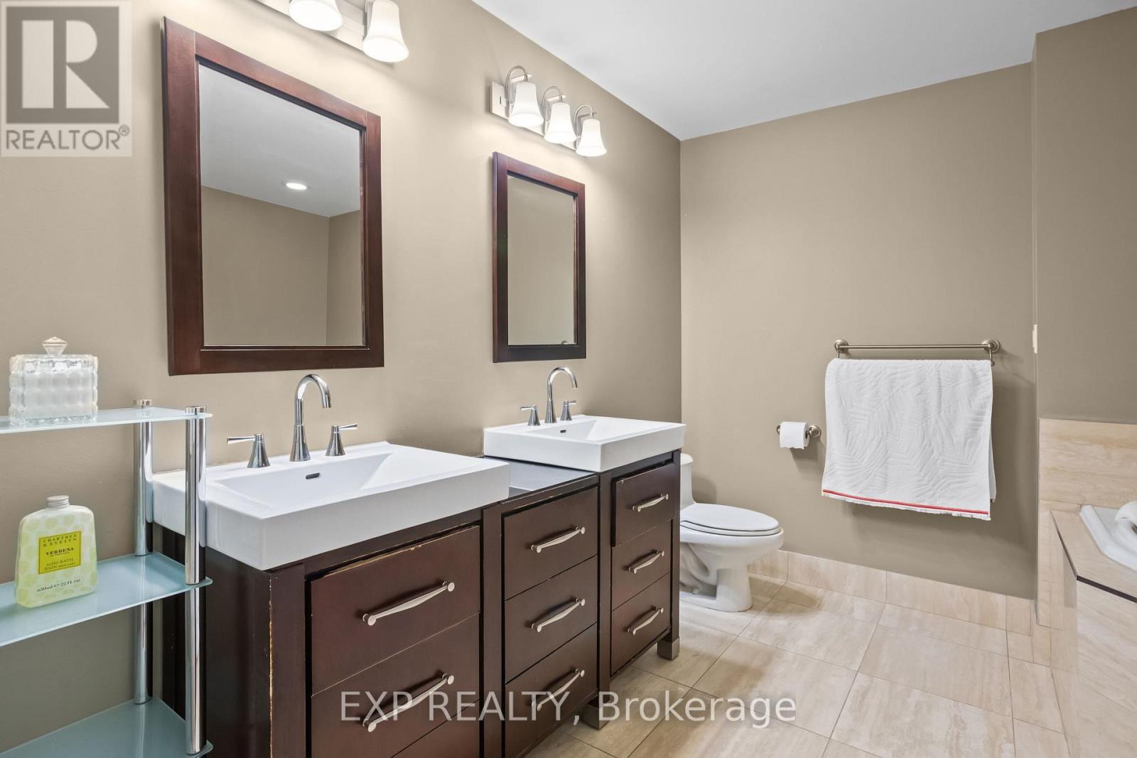 #2709 25 KINGSBRIDGE GARDEN CIRCLE - 16