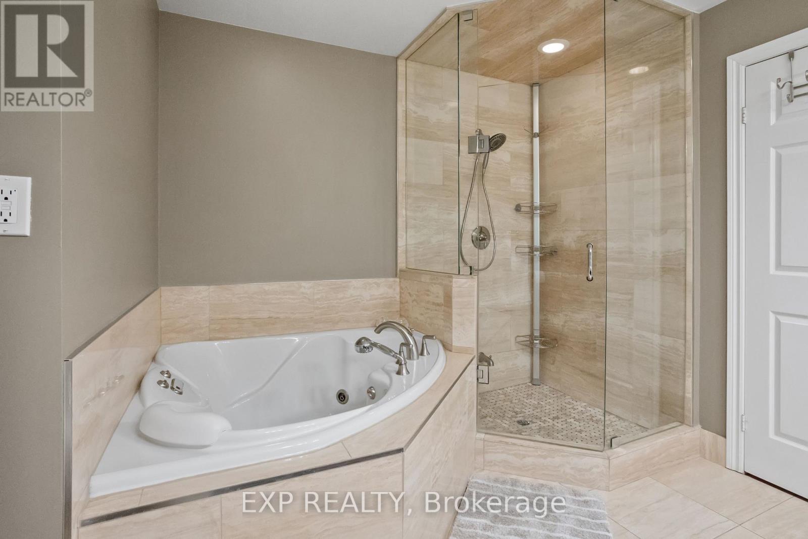 #2709 25 KINGSBRIDGE GARDEN CIRCLE - 17