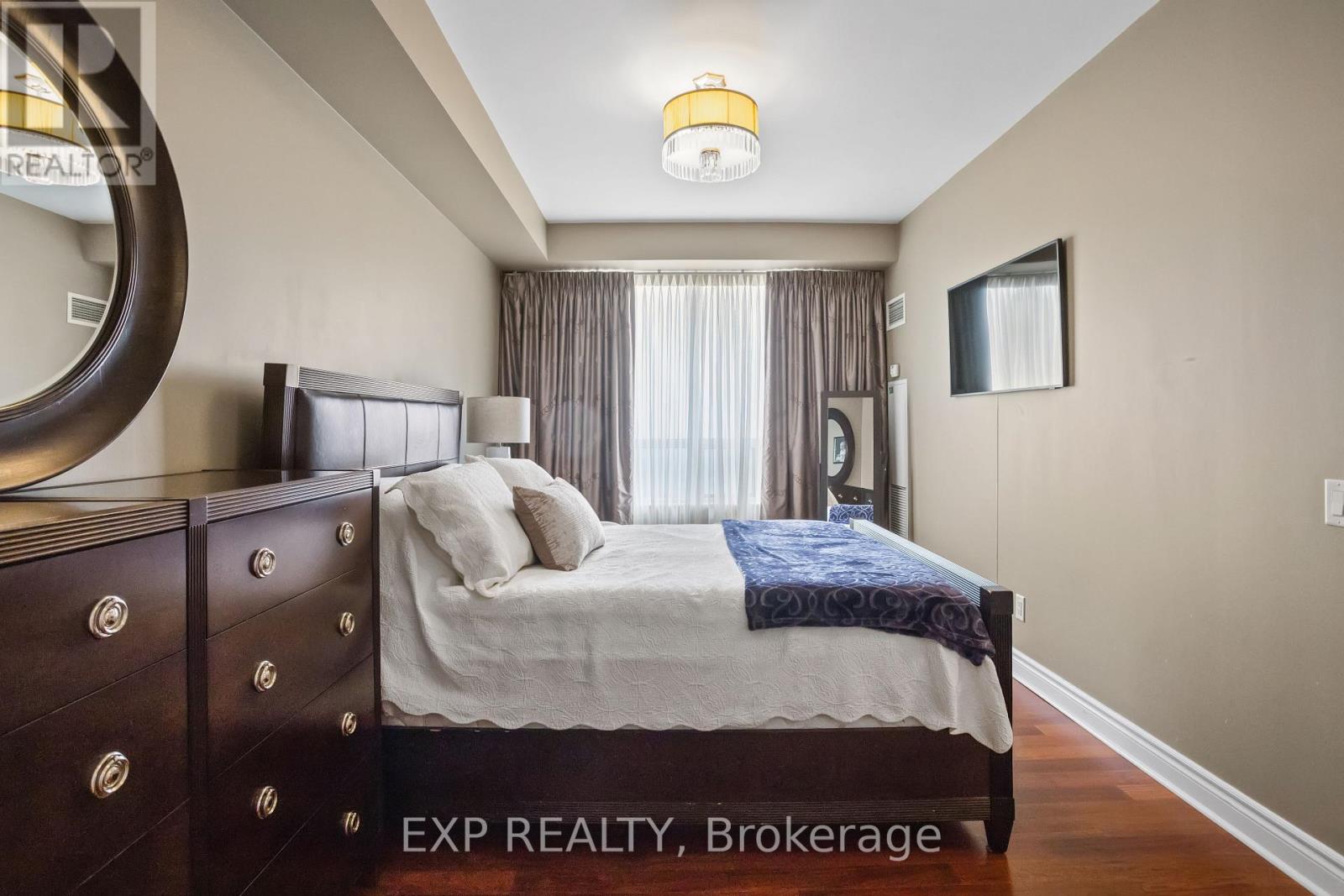 #2709 25 KINGSBRIDGE GARDEN CIRCLE - 25