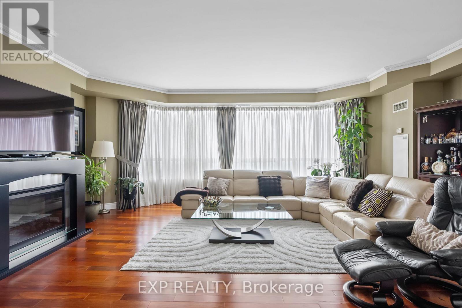 #2709 25 KINGSBRIDGE GARDEN CIRCLE - 3