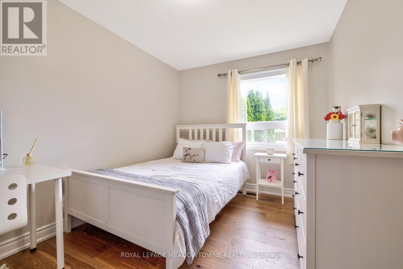 46 HEWSON CRESCENT - 22