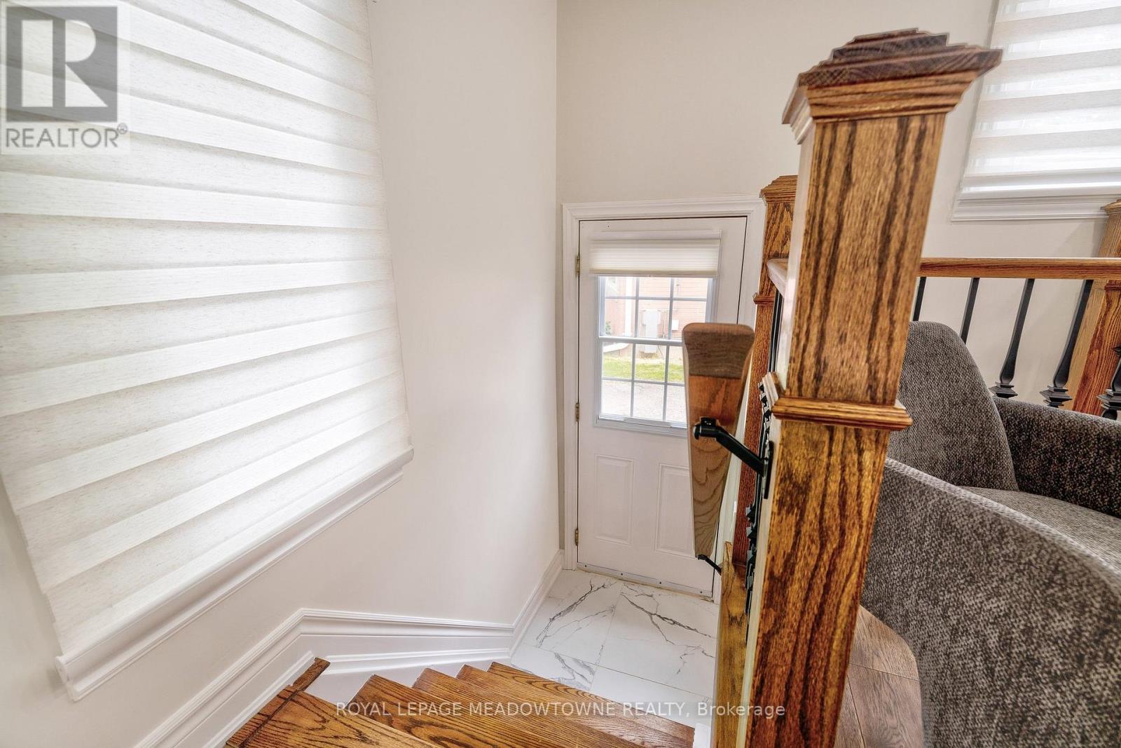 46 HEWSON CRESCENT - 24