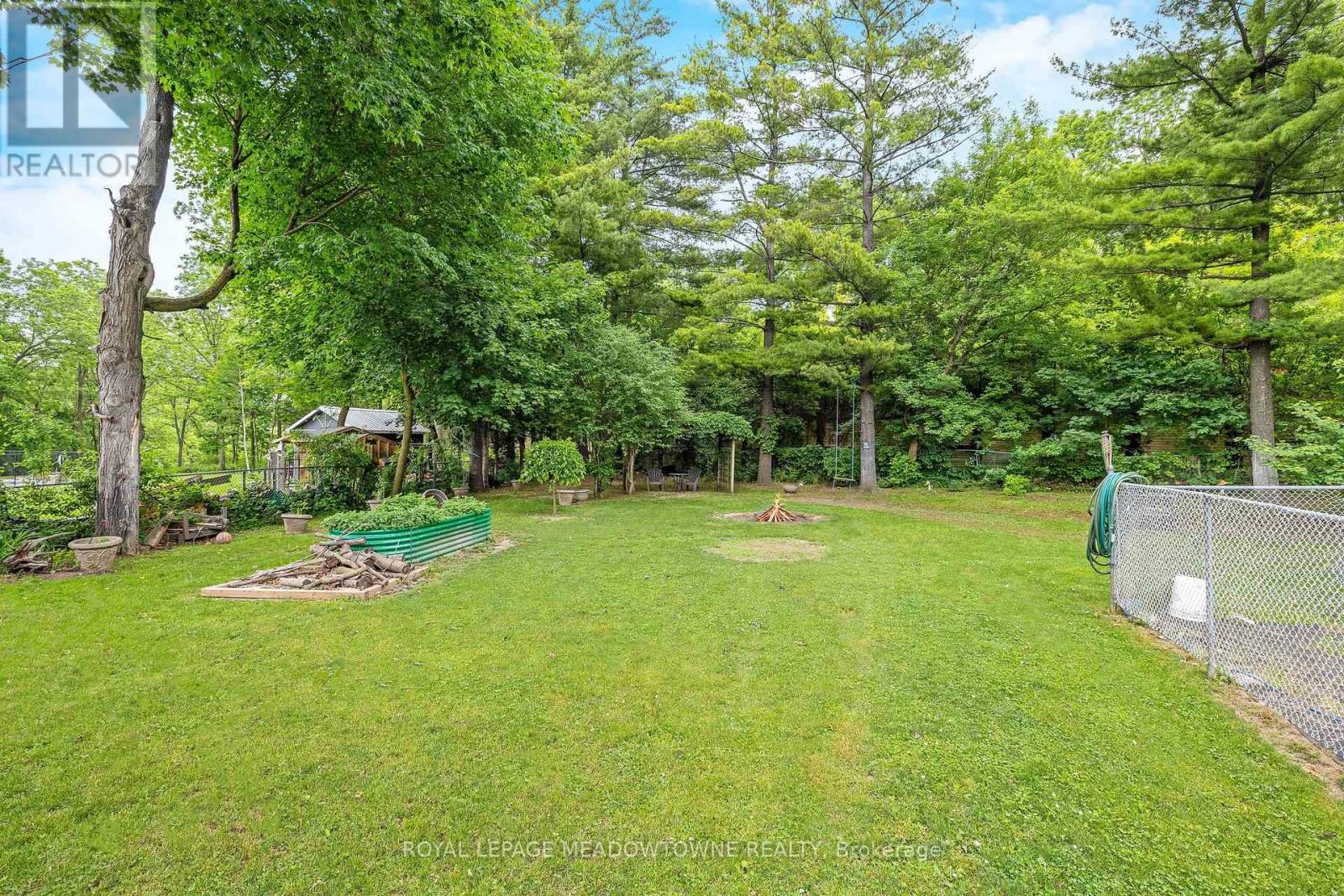 46 HEWSON CRESCENT - 39