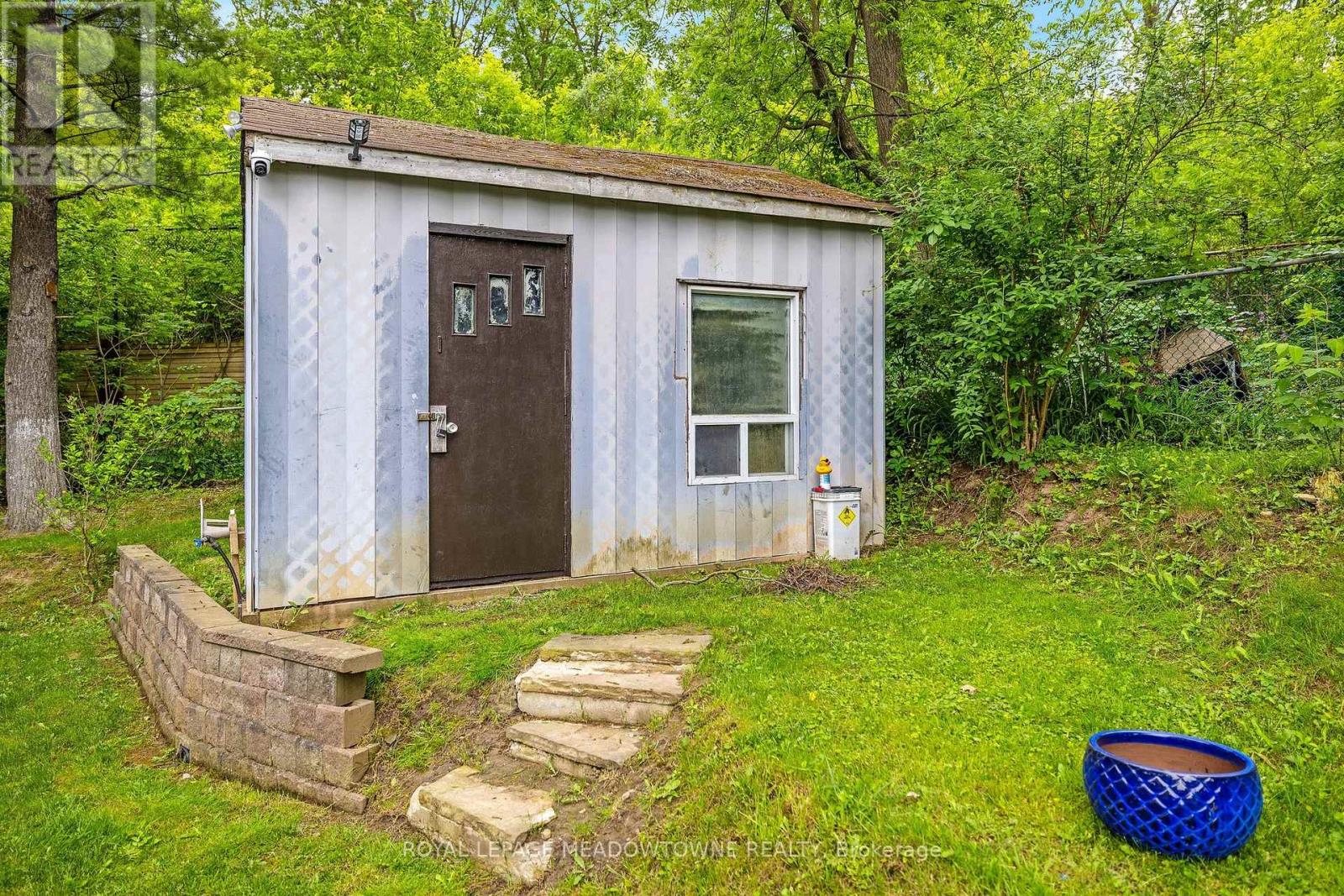 46 HEWSON CRESCENT - 43