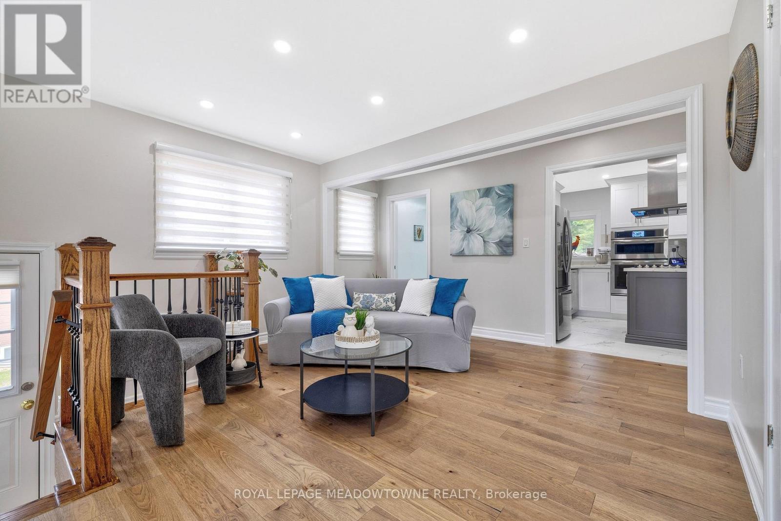 46 HEWSON CRESCENT - 7