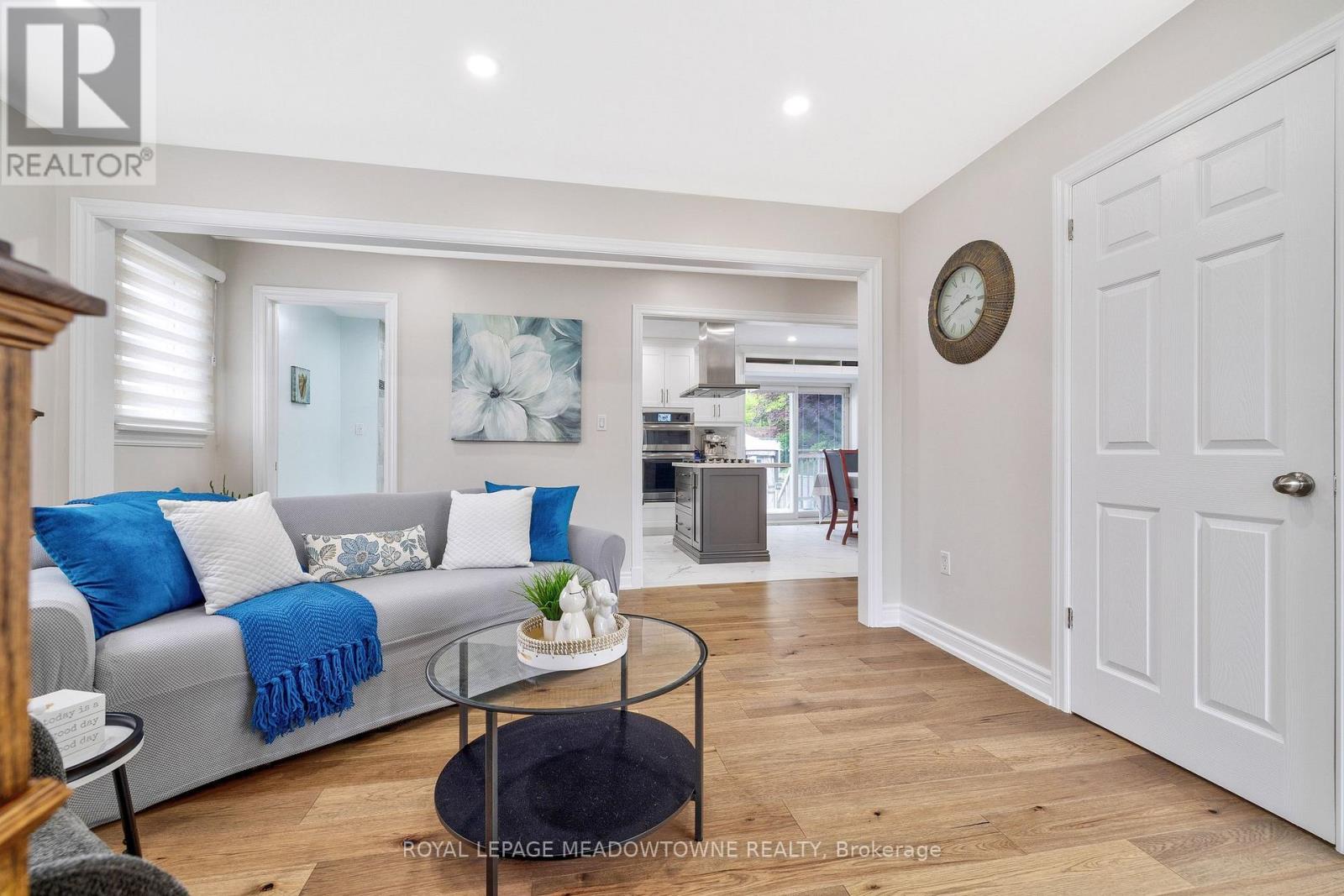 46 HEWSON CRESCENT - 8