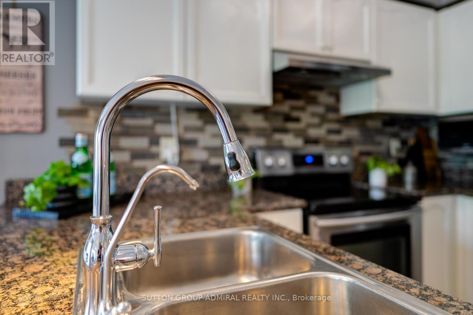 43 CRESTRIDGE DRIVE - 10
