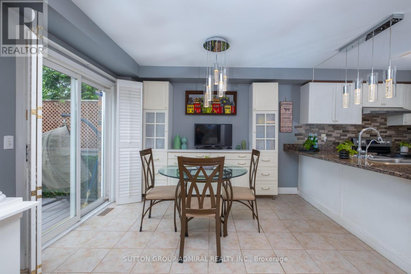43 CRESTRIDGE DRIVE - 11