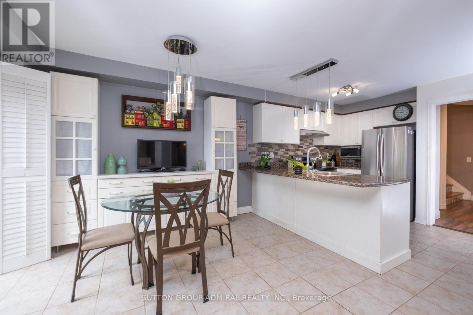 43 CRESTRIDGE DRIVE - 12