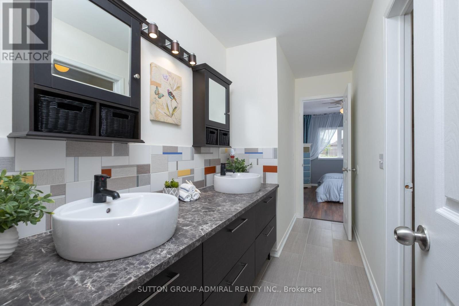 43 CRESTRIDGE DRIVE - 24