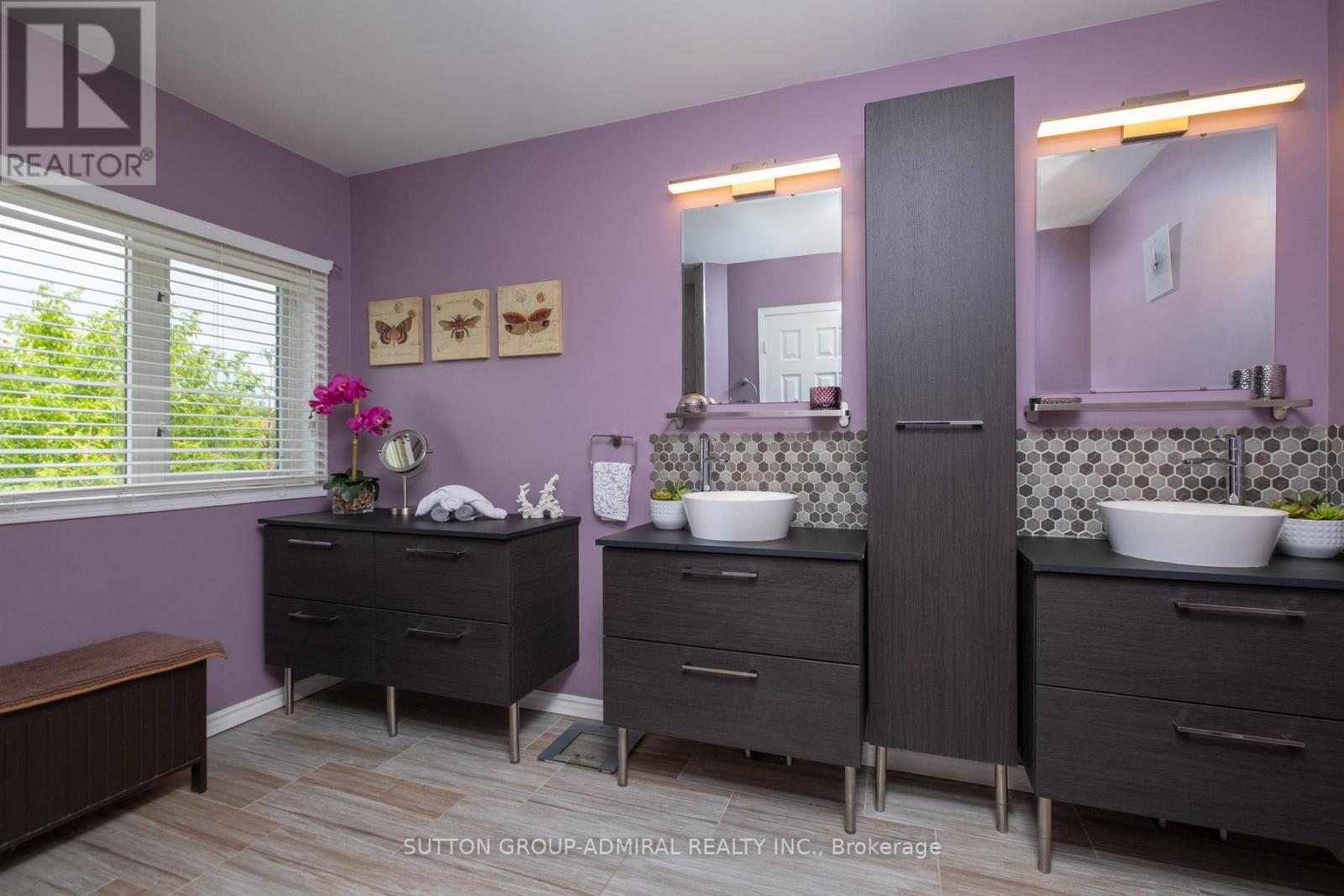 43 CRESTRIDGE DRIVE - 29