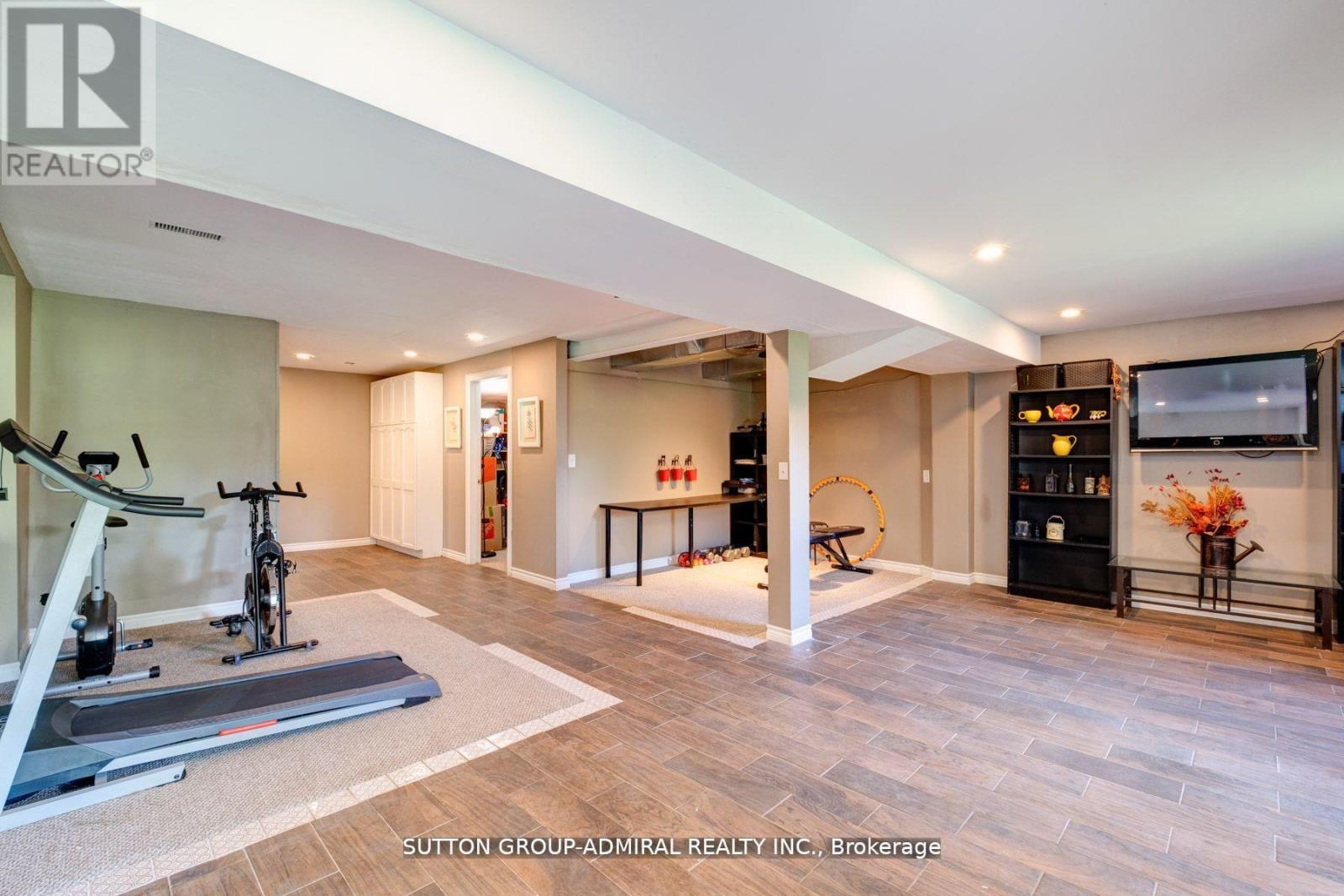 43 CRESTRIDGE DRIVE - 34