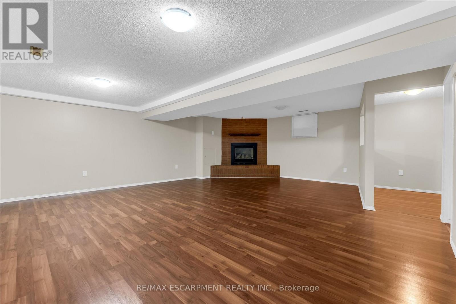 261 LIMERIDGE ROAD W - 20